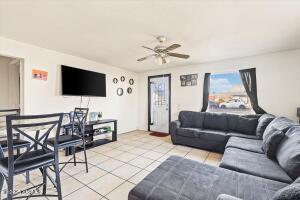 1208 Alder St Property Photo 5
