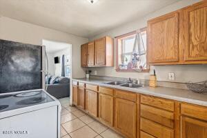 1208 Alder St Property Photo 6