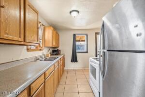 1208 Alder St Property Photo 8