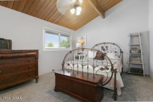408 68th Ave Property Photo 12