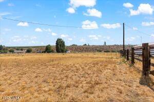 15310 Cottonwood Canyon Rd Property Photo 2