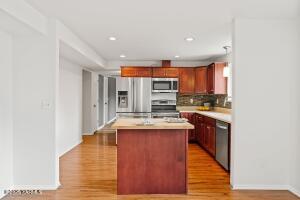4603 Glenmoor Cir Property Photo 9