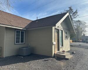 1410 16th Ave Property Photo 3