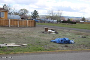 418 Rose St Property Photo 3