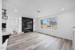 1014 Rose Pl Property Photo 7