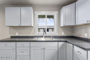 1738 Evans Rd Property Photo 8
