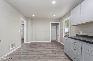 1738 Evans Rd Property Photo 9