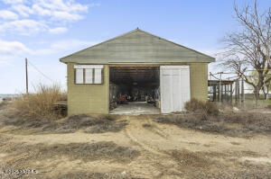 1738 Evans Rd Property Photo 36