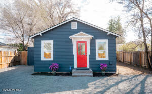 810 B Stewart St Property Photo
