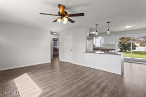 1105 70th Ave Property Photo 9
