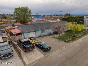 812 4th St Property Photo 3