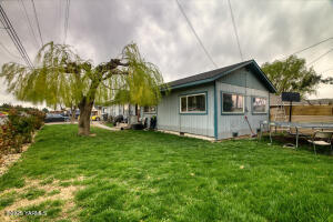 812 4th St Property Photo 6