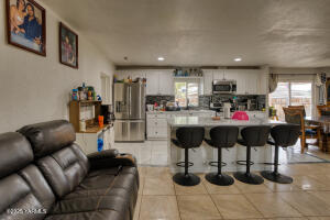 812 4th St Property Photo 8