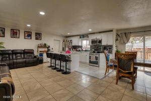 812 4th St Property Photo 11