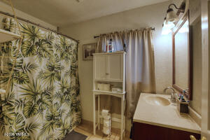 812 4th St Property Photo 17