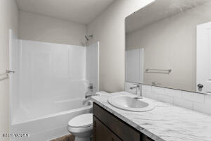 526 Chinook Winds Ln Property Photo 24