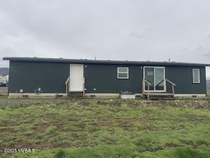 571 Point Dr Property Photo 2