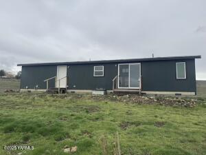 571 Point Dr Property Photo 3