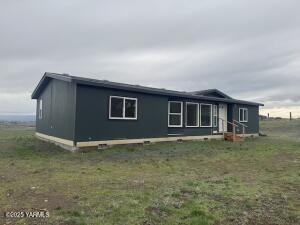 571 Point Dr Property Photo 8