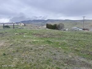 571 Point Dr Property Photo 11