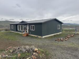 571 Point Dr Property Photo 13
