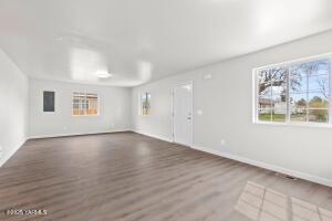 215 First St Property Photo 3