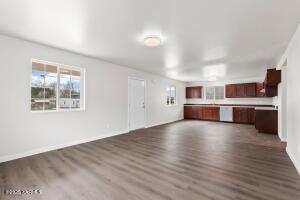 215 First St Property Photo 9