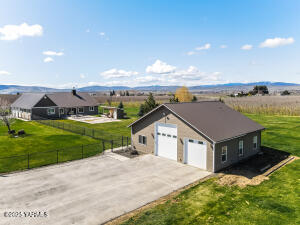 795 Rosenkranz Rd Property Photo 6