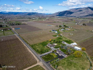 795 Rosenkranz Rd Property Photo 8