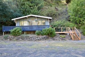 230 Pine Cliffs Dr Property Photo 2