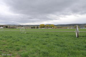 Nna Selah Rd Property Photo 5