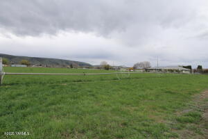 Nna Selah Rd Property Photo 6