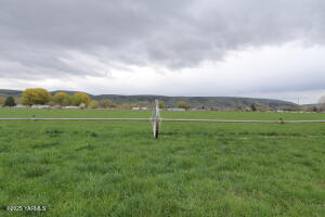 Nna Selah Rd Property Photo 7