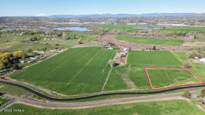 Nna Selah Rd Property Photo 1