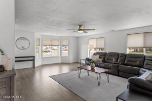 612 Columbus Ave Property Photo 4
