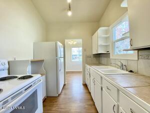 1203 Cornell Ave Property Photo 7