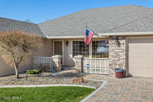 12 93rd Ave Property Photo 1