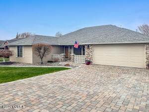 12 93rd Ave Property Photo 3