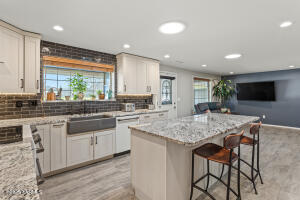 12 93rd Ave Property Photo 12