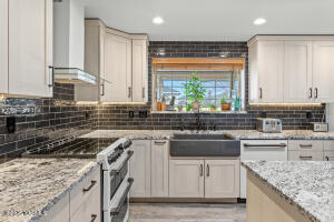 12 93rd Ave Property Photo 13