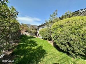 1303 Tieton Dr Property Photo 15