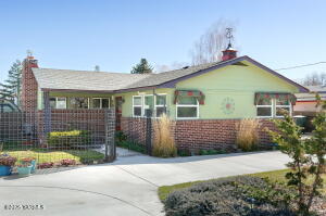 215 33rd Ave Property Photo 1