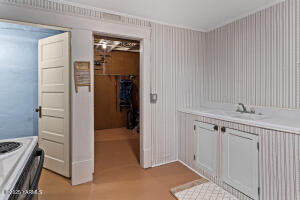130 Allan Rd Property Photo 31