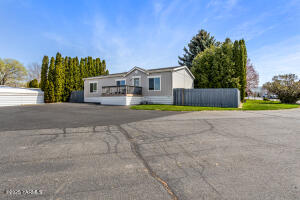 710 State Route 821 Ave Property Photo 1