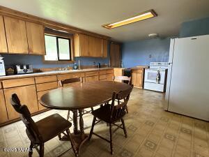1122 Mcclain Dr Property Photo 3