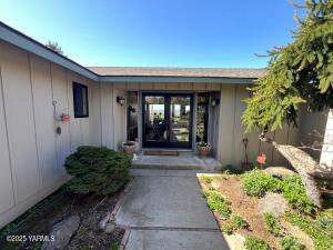 1081 Mapleway Rd Property Photo 3