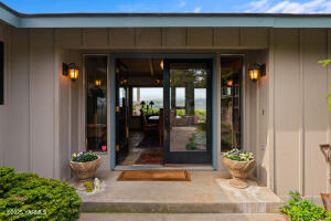 1081 Mapleway Rd Property Photo 4