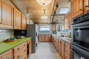 1081 Mapleway Rd Property Photo 10