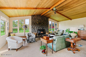 1081 Mapleway Rd Property Photo 16