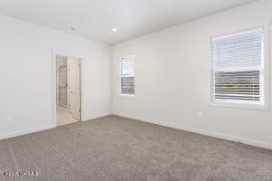 212 Bratton St Property Photo 4